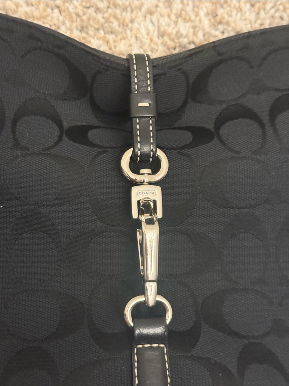Coach Black Hampton Pin Clip Hobo Shoulder Bag Used - Picture 2 of 11